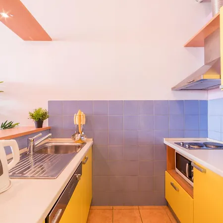 M Studio Apartman *